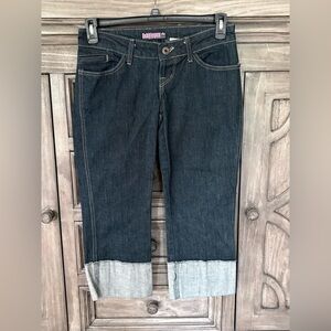 EUC Juniors BUBBLEGUM Dark Wash Roll Up Blue Jean Capri (7/8)